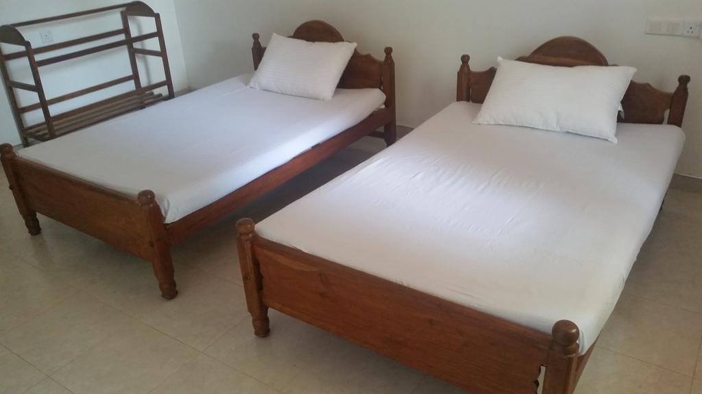 Sunhill Lake Tourist Rest Anuradhapura Exteriör bild