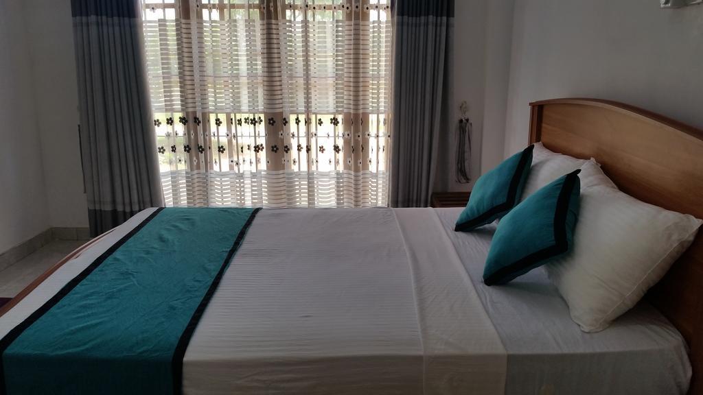 Sunhill Lake Tourist Rest Anuradhapura Exteriör bild